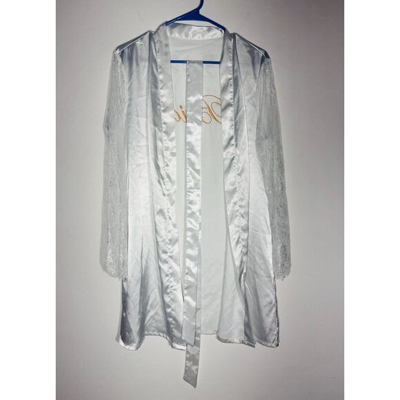 White Satin Bride Robe Lace Sleeve Bridal Wedding Getting Ready Belted Size S/M - Picture 3 of 3